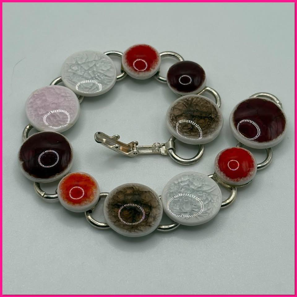 Spring Craft 2026. Item 136. Stunning bracelet.